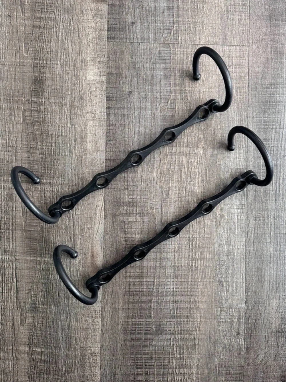 💞 Set of 2 Black Space Mate Hangers